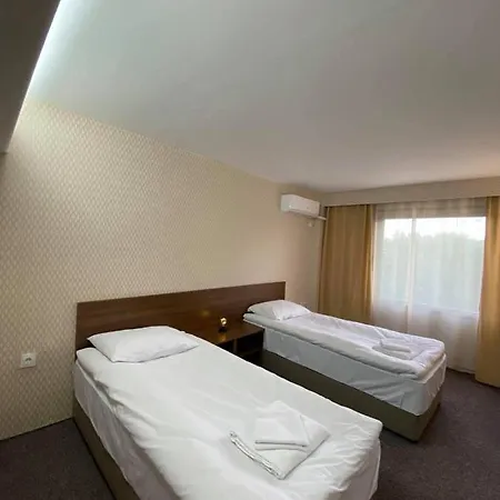 호텔 Hotel Loznitsa *